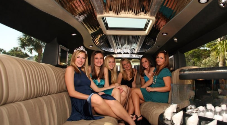 Luxury Travel Confidently with Vancouver Graduation Limousine
